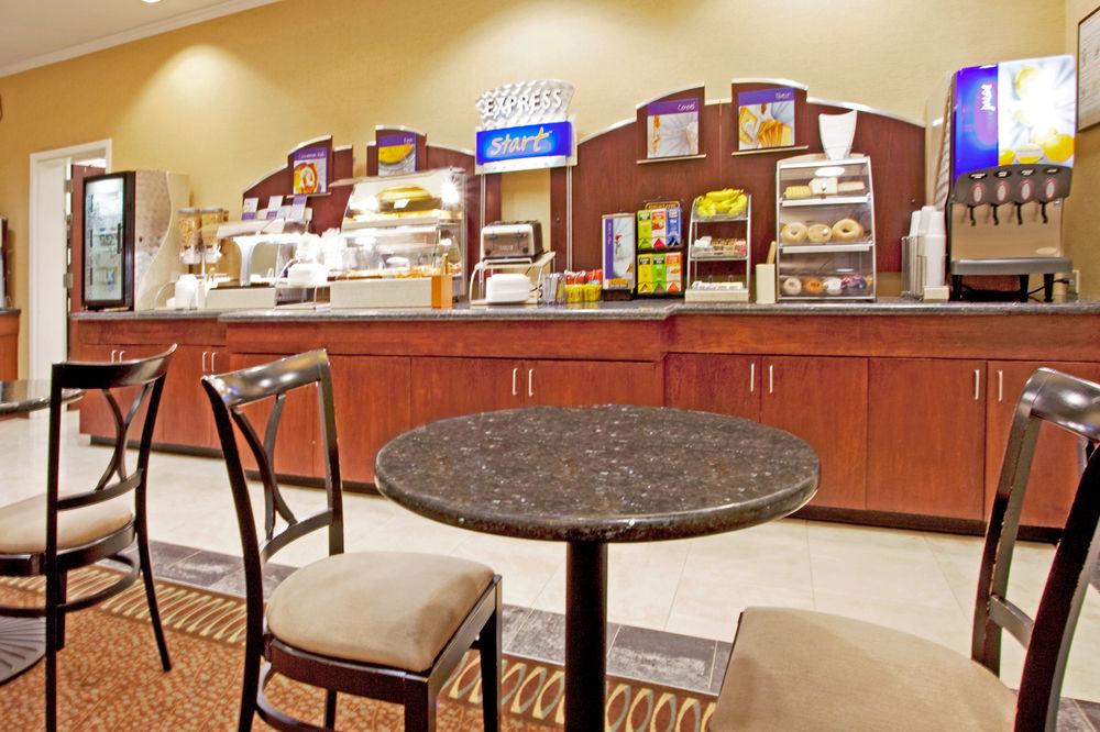 Holiday Inn Express & Suites Columbus At Northlake By Ihg Luaran gambar