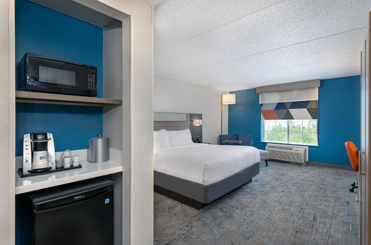 Holiday Inn Express & Suites Columbus At Northlake By Ihg Luaran gambar