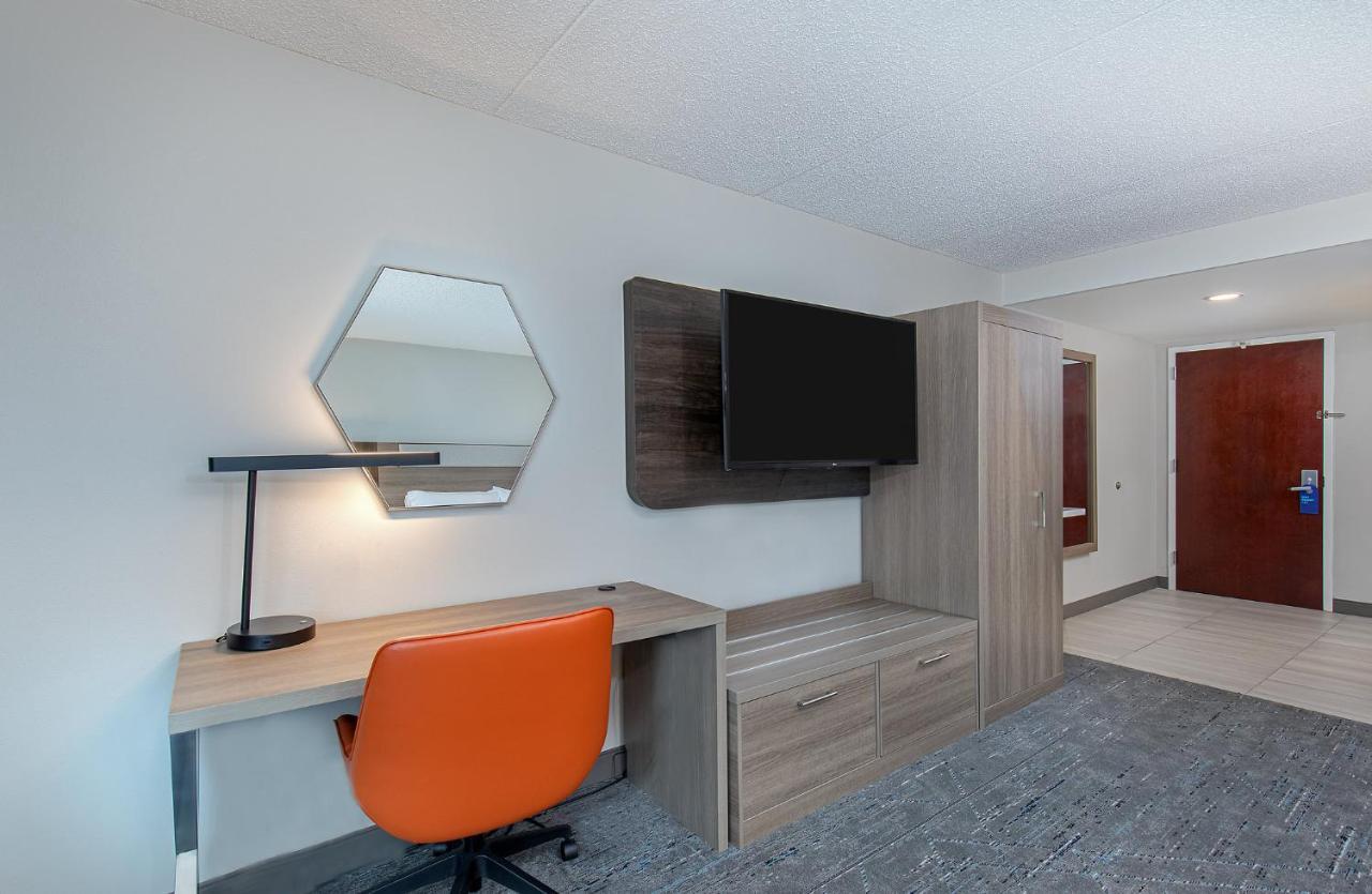 Holiday Inn Express & Suites Columbus At Northlake By Ihg Luaran gambar