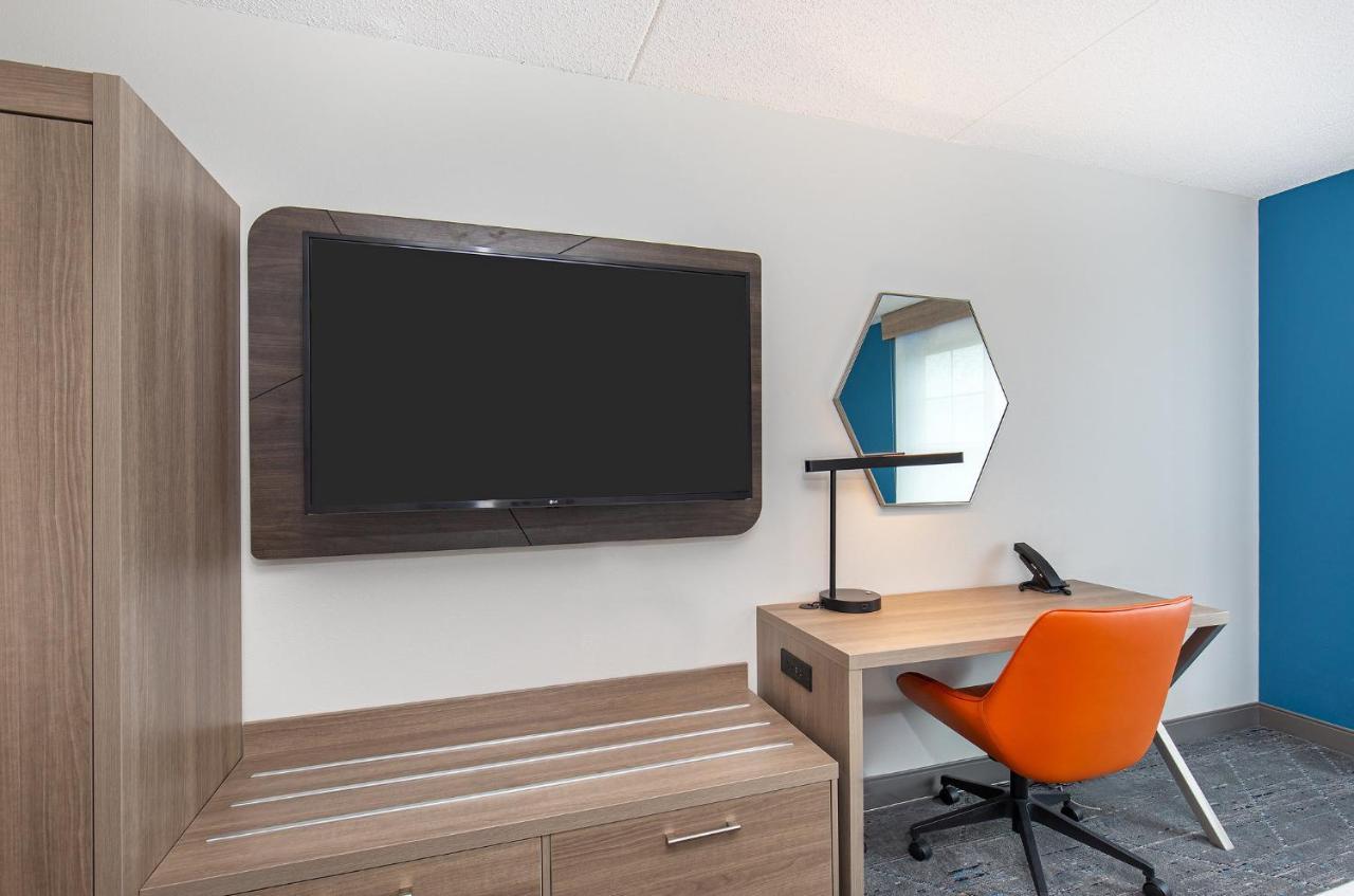 Holiday Inn Express & Suites Columbus At Northlake By Ihg Luaran gambar