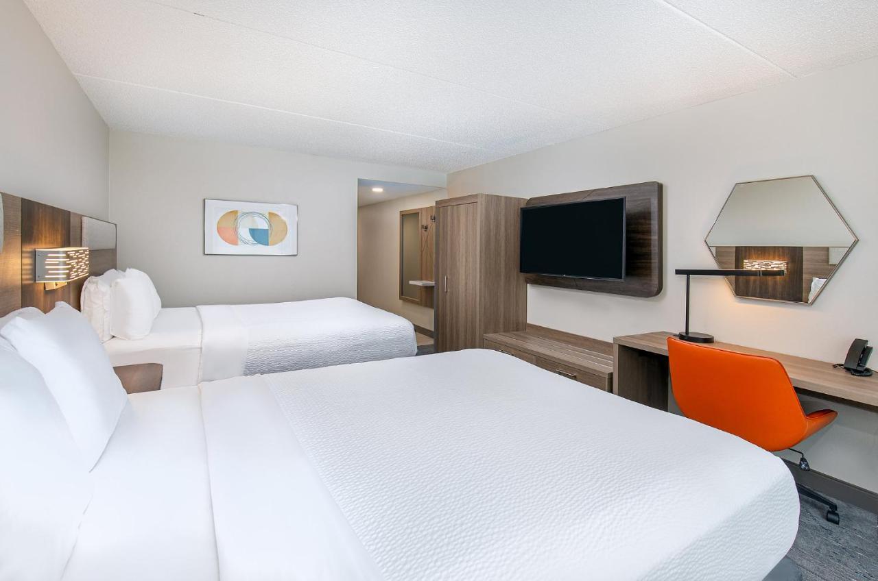 Holiday Inn Express & Suites Columbus At Northlake By Ihg Luaran gambar
