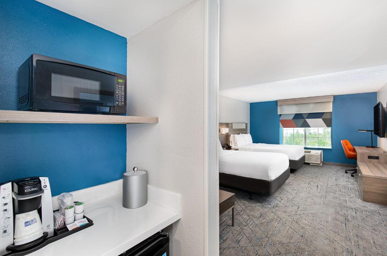 Holiday Inn Express & Suites Columbus At Northlake By Ihg Luaran gambar