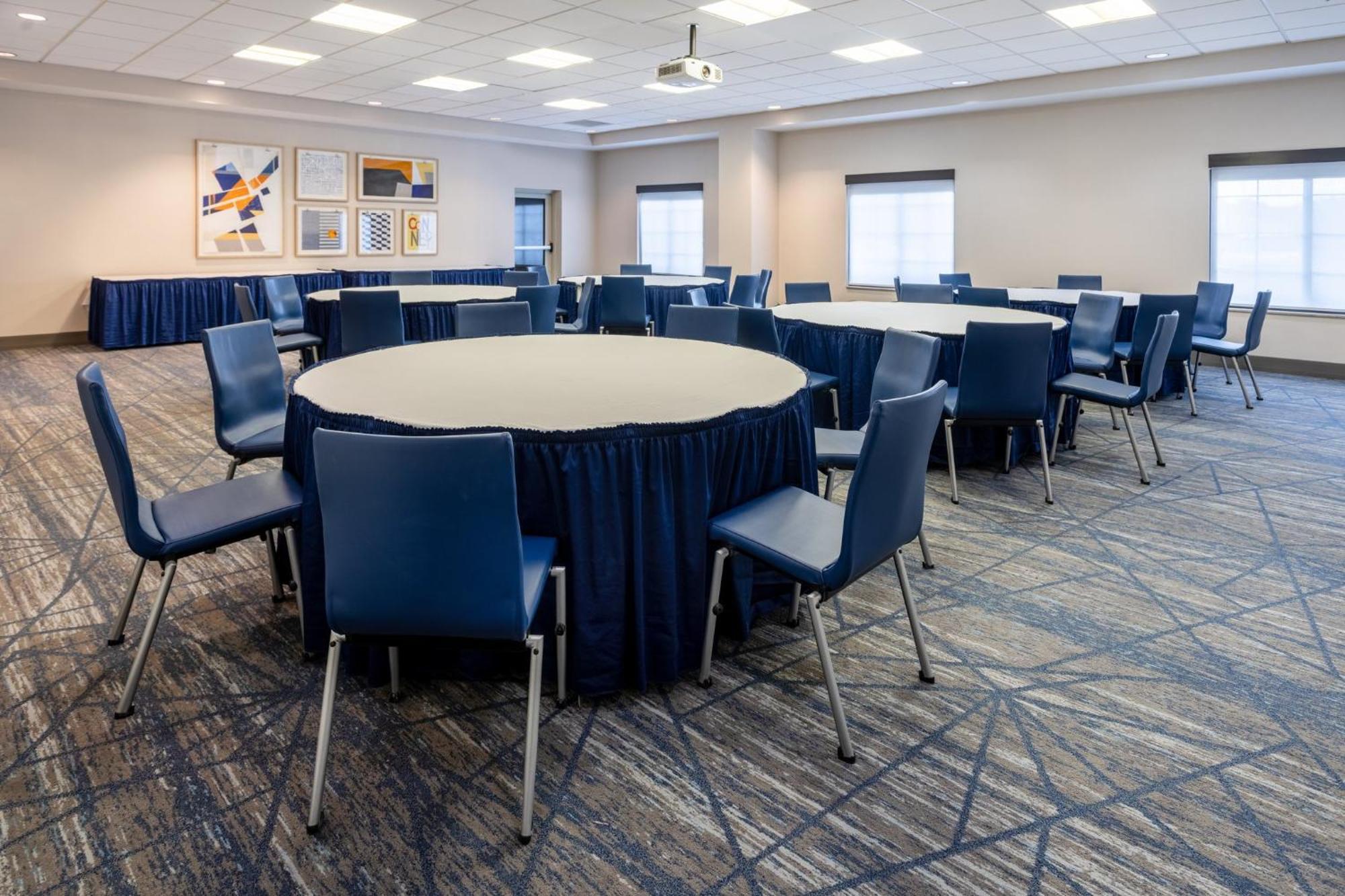 Holiday Inn Express & Suites Columbus At Northlake By Ihg Luaran gambar