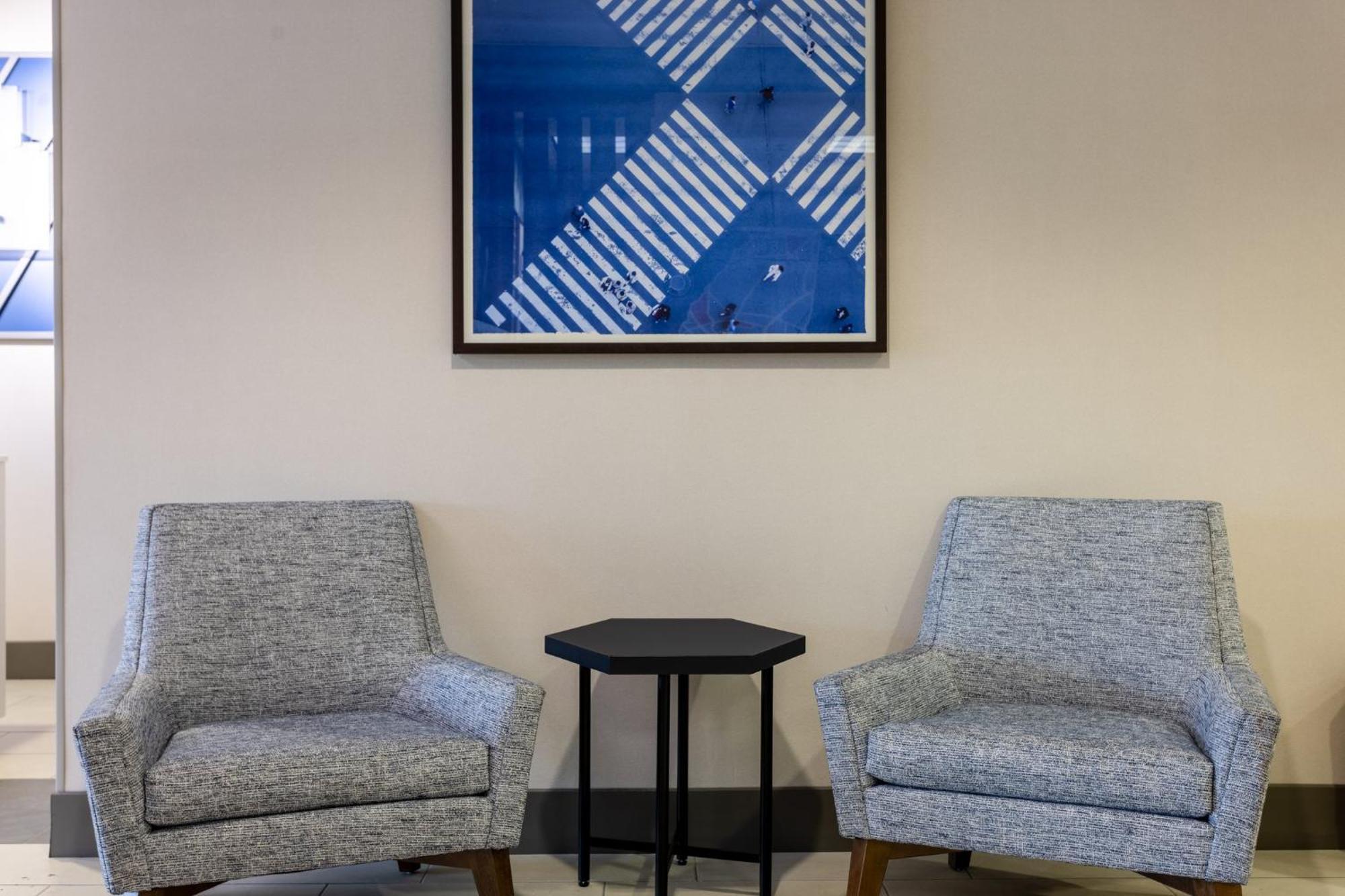 Holiday Inn Express & Suites Columbus At Northlake By Ihg Luaran gambar